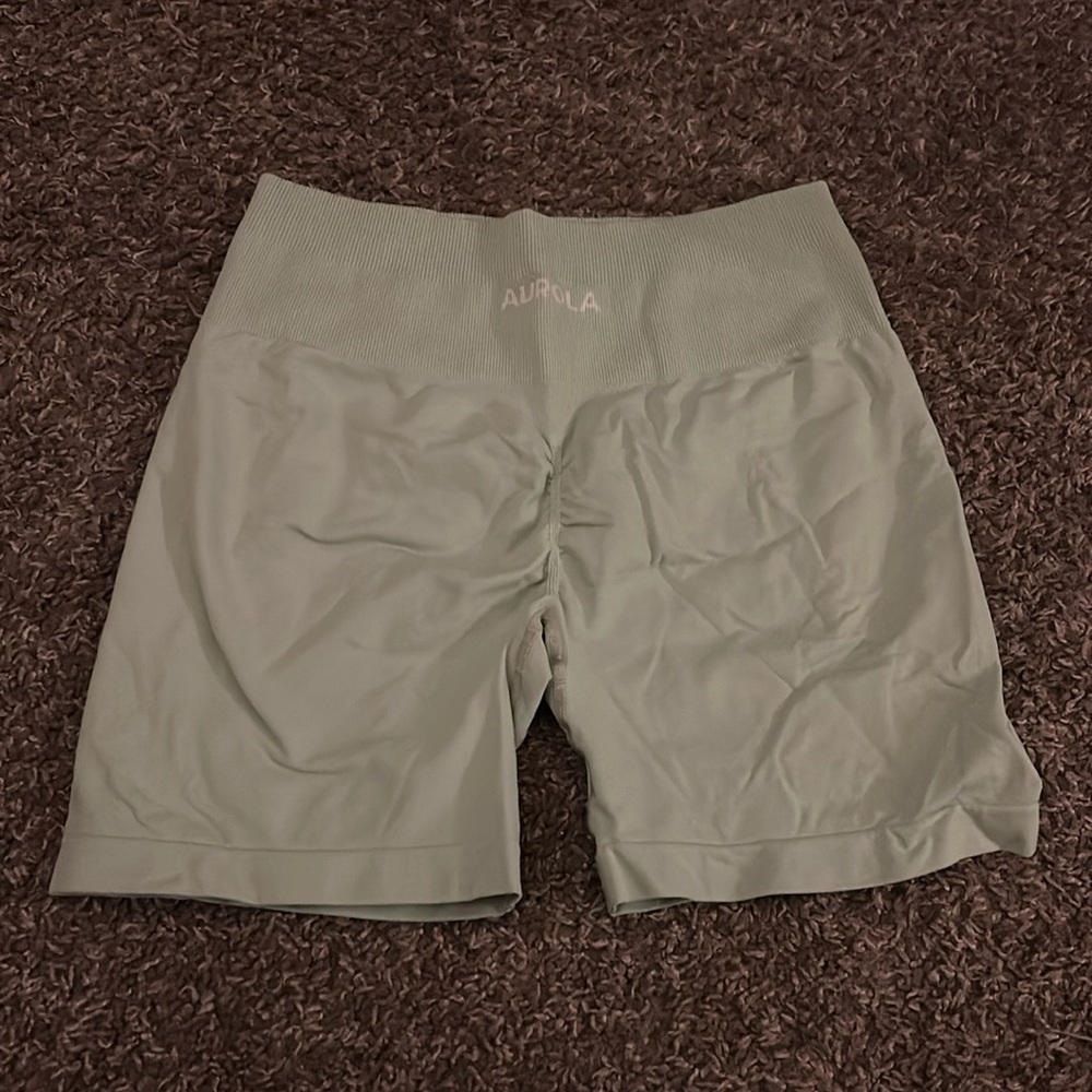 aurola workout shorts